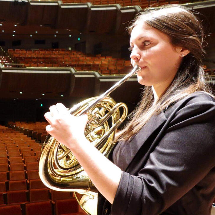 melissa playing a french horn